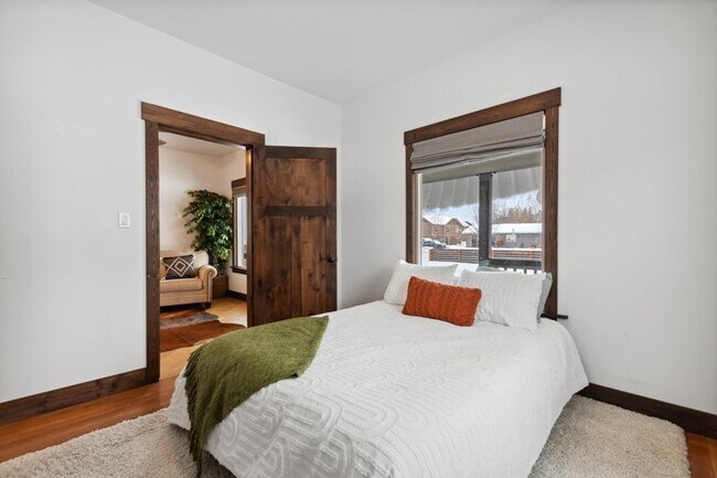 Building Photo - Beautiful Air Home Whitefish