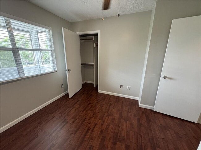 Building Photo - 1401 Olander St