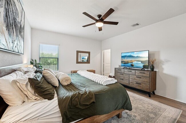 Building Photo - 6013 Eden Dr