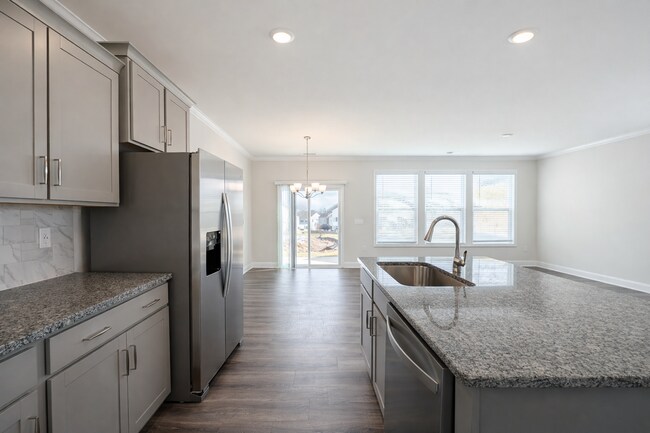 Building Photo - 381 Creekview Rd