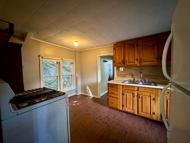 Building Photo - 45 Rand Hill Rd