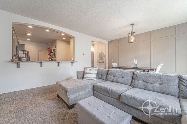 Building Photo - 5921 NE 48th St