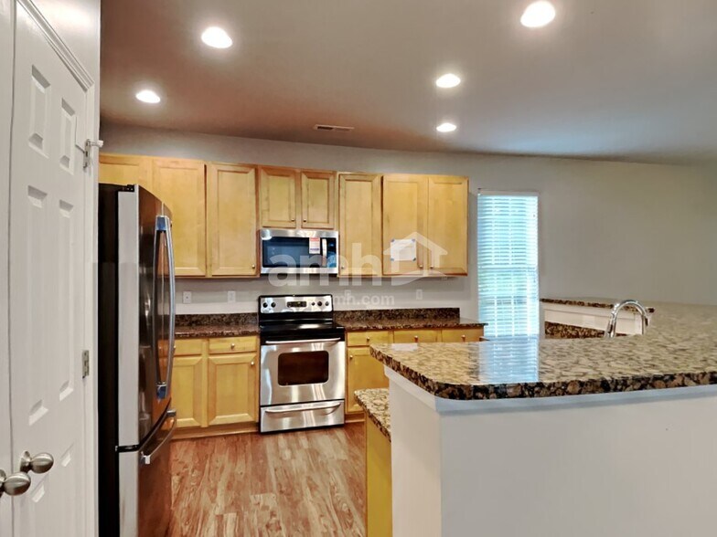 Building Photo - 1309 Bedlington Dr NW