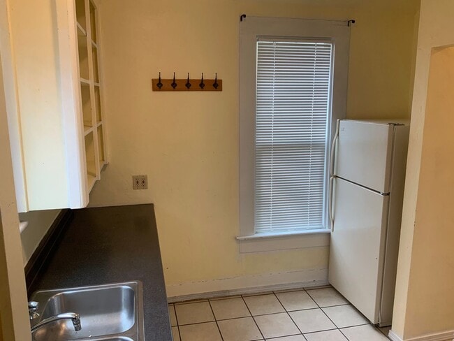 Building Photo - 2 Bedroom House in Whiteaker