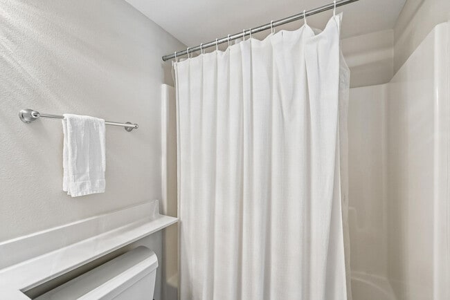 Building Photo - 9896 S Thomas Dr