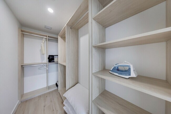 Building Photo - 40 NW 3rd St