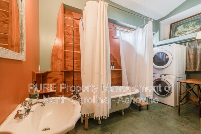 Building Photo - 226 Brickyard Rd