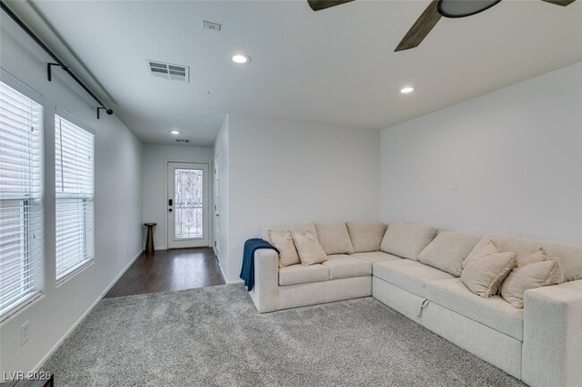 Building Photo - 6341 W Haleh Ave