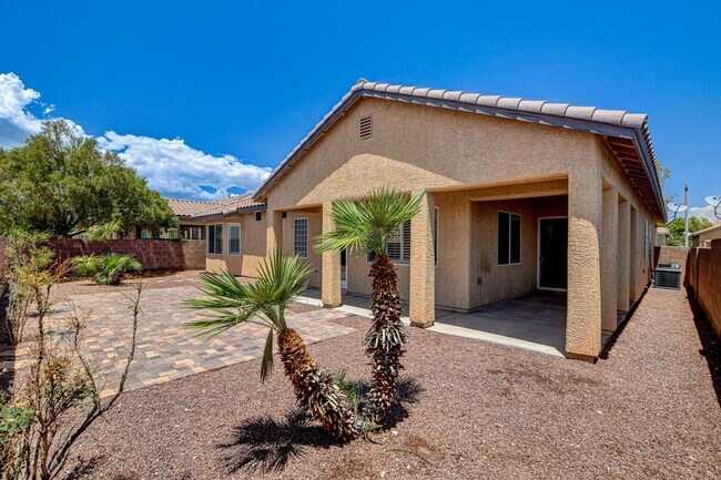 Building Photo - 4 Bedroom Single Story in Mountains Edge