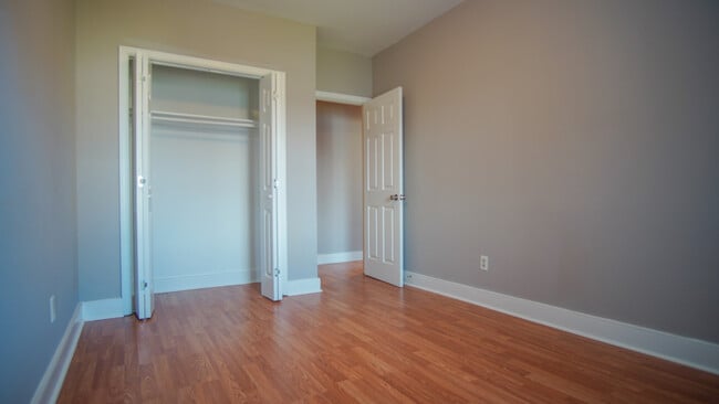 Building Photo - 1218 Bainbridge St