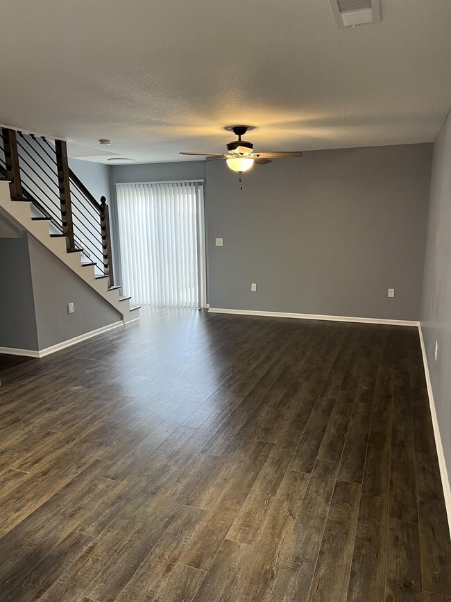 Building Photo - 891 W Gay St