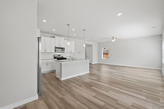 Building Photo - 17430 Rosette Grass Dr