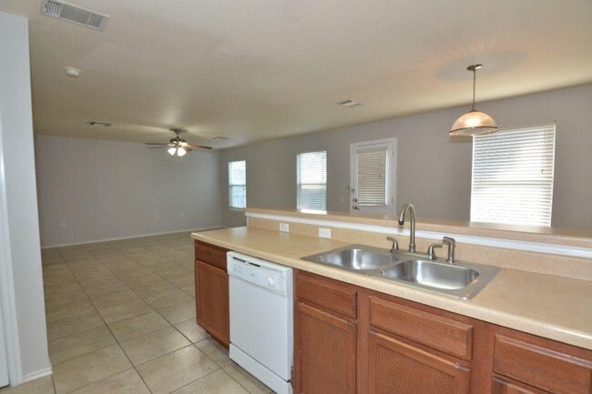 Building Photo - 7421 Elk Pass Dr