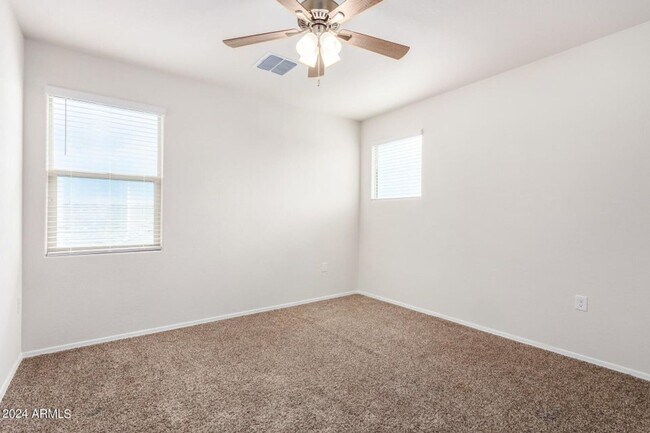 Building Photo - Charming 4 bedroom home in Buckeye!!