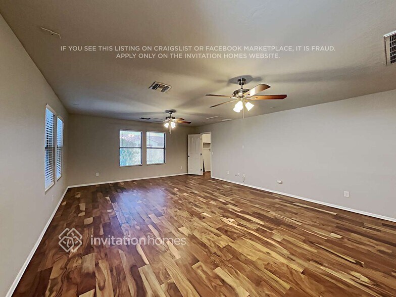 Building Photo - 2659 S Sailors Way