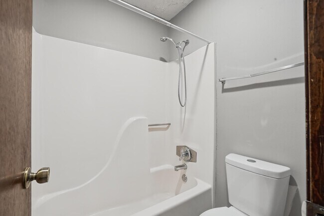 Building Photo - 455 Stara Cir