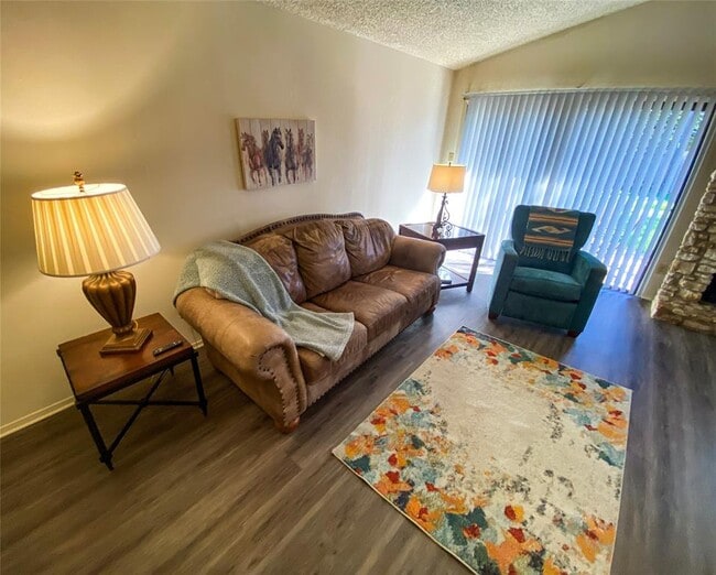 Building Photo - 12905 Pegasus St