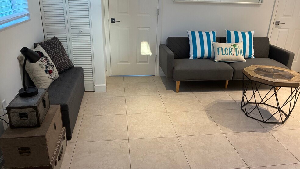 Building Photo - 239 NW 32nd St