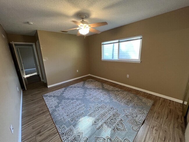 Building Photo - 116 Meadow Lark