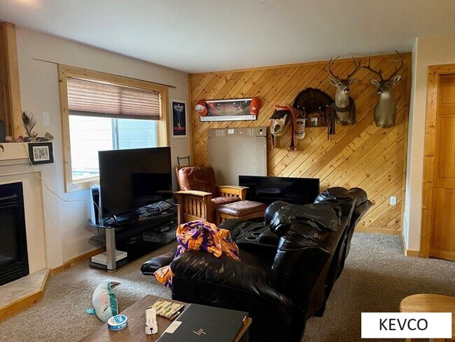 Building Photo - Spacious one bedroom apartment!