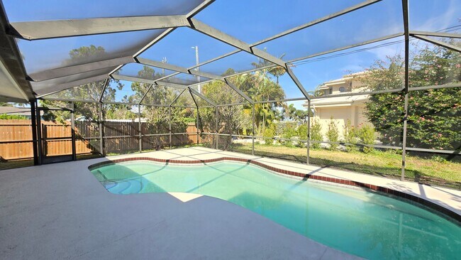 Building Photo - Four Bedroom Pool Home - Second Floor View of Manatee River