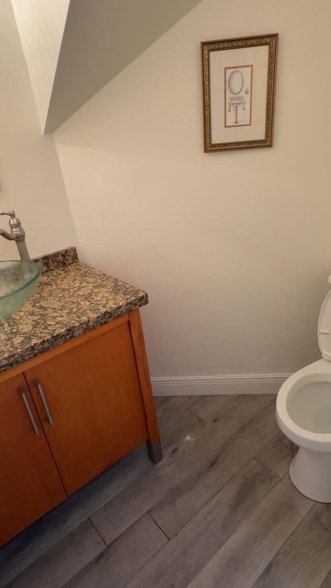 Building Photo - 5855 Northpointe Ln