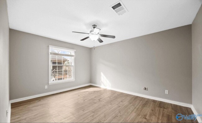 Building Photo - 2080 Woodlawn Dr SW