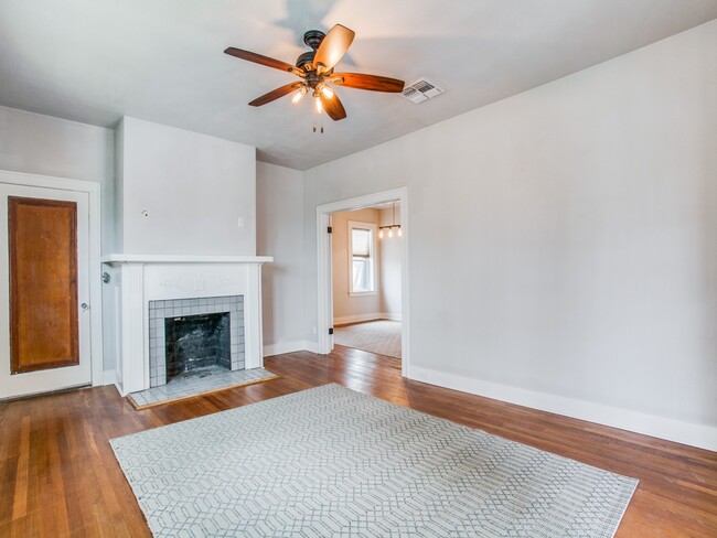 Living Room with Front Entrance door. - 1007 W Craig Pl