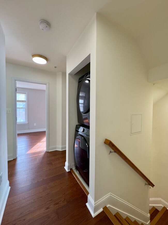 Building Photo - Charming 4 Bedroom/3.5 Bathroom Townhome with In-Unit Laundry in Pigtown, Baltimore, MD!