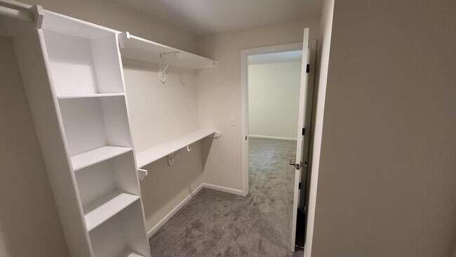 Building Photo - Maintenance free living in Blue Valley School district