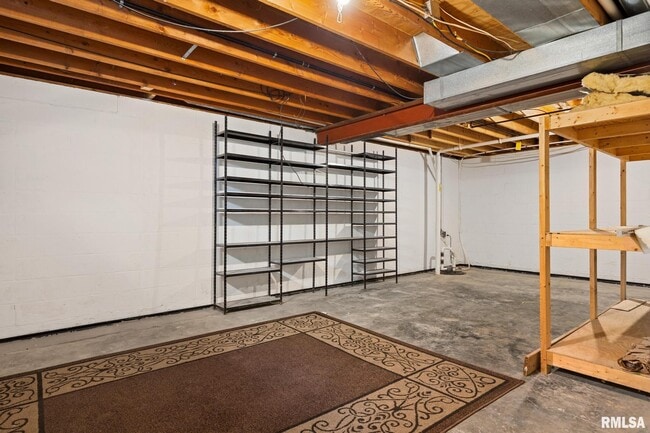 Building Photo - 107 Chestnut Dr