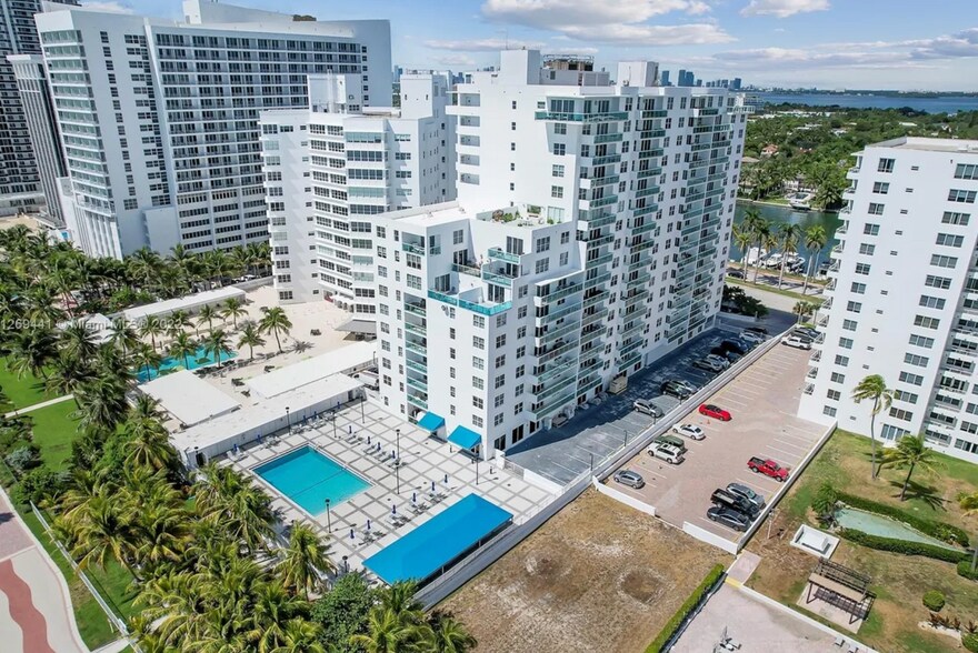 AERIAL OF BUILDING - 5001 Collins Ave