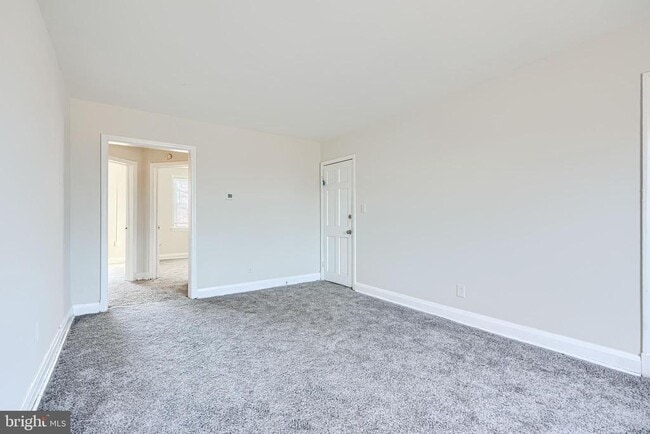 Building Photo - 5626 Midwood Ave