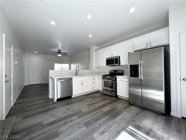 Building Photo - 897 Blushing Rose Pl