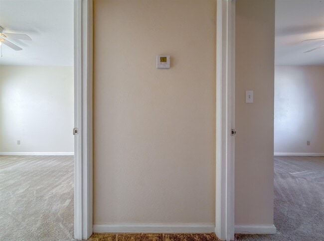 Building Photo - 696 Timberwood Cir E