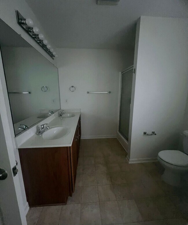 Building Photo - 3 bedroom Greensboro Rental with Attached Garage