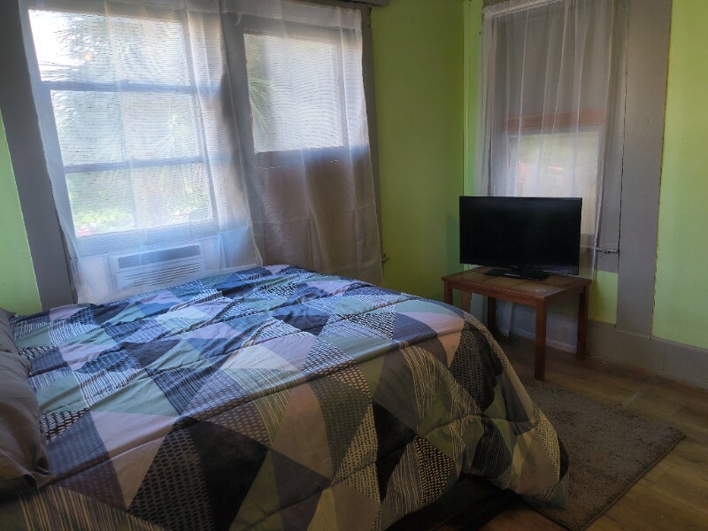 Building Photo - 420 M.L.K. Blvd S