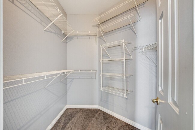 Building Photo - Stunning Upstairs Condo in Gated Indian Wells Community!