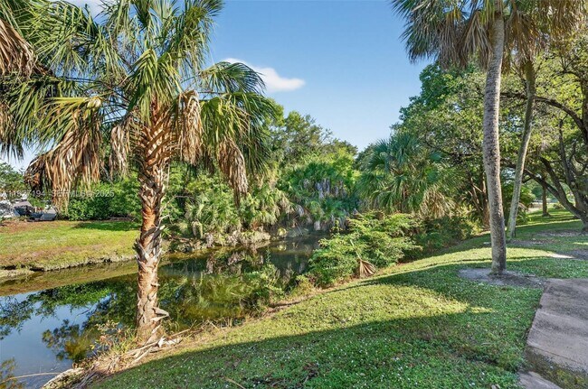 Building Photo - 3100 Riverside Dr