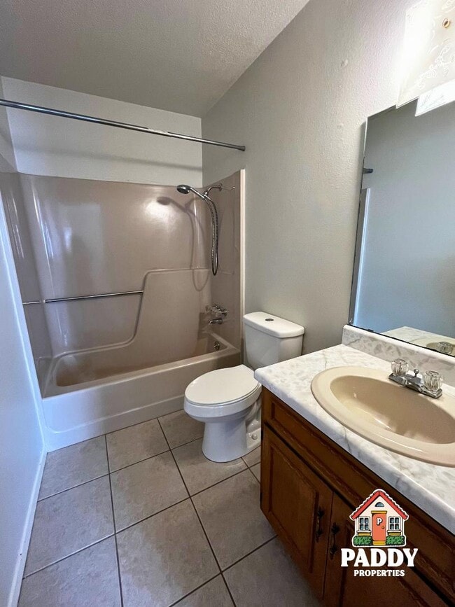 Building Photo - 102 Farm to Market 1001