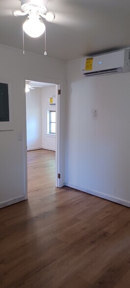 Building Photo - 3918 Dorsey Ave
