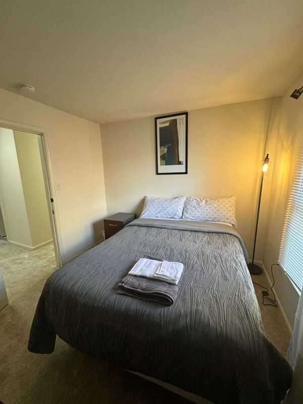 Building Photo - 10946 Rampart Way