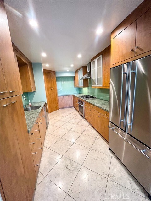 Building Photo - 435 Arnaz Dr