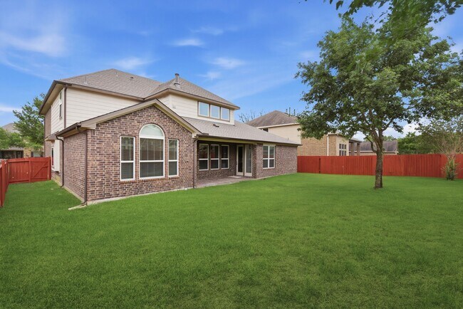 Building Photo - 6010 Green Meadows Ln