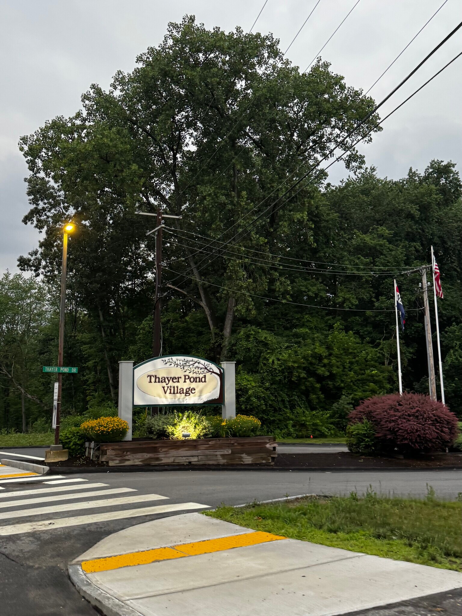 Building Photo - 6 Thayer Pond Dr