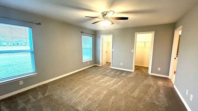 Building Photo - 4 Bedroom 2 Bathroom 2 Car Garage Home - NW Cape Coral - Available Mid April