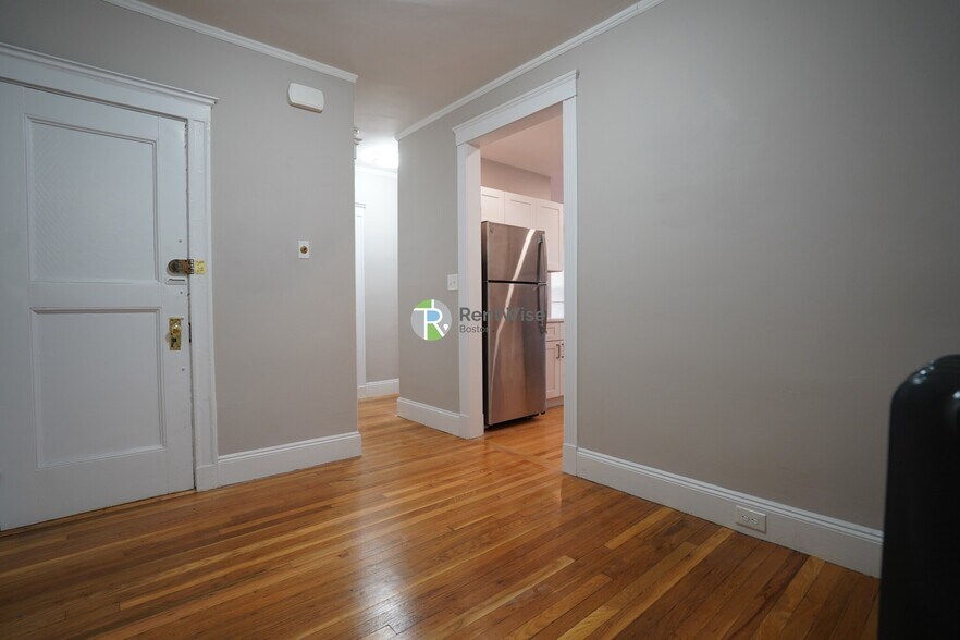 Building Photo - 19 Vinal St