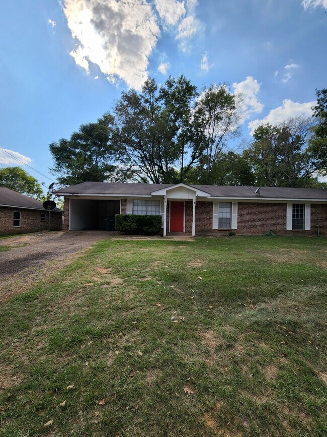 Beverly Dr. Duplex 20182020 Beverly Dr Nacogdoches TX 75964
