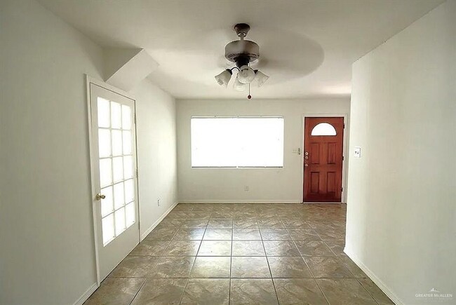 Building Photo - 9 Fir Ave