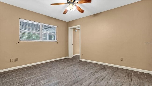 Building Photo - 1460 S Betty Ln